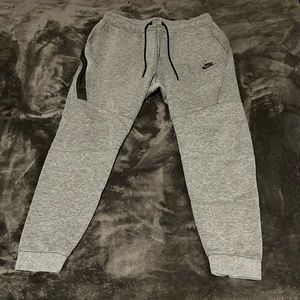 Men’s Dark Grey Nike Tech Fleece Jogger